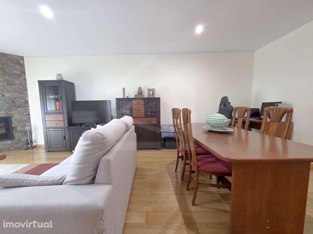 Moradia T4 em banda em Oliveira de Azeméis - Grande imagem: 5/47