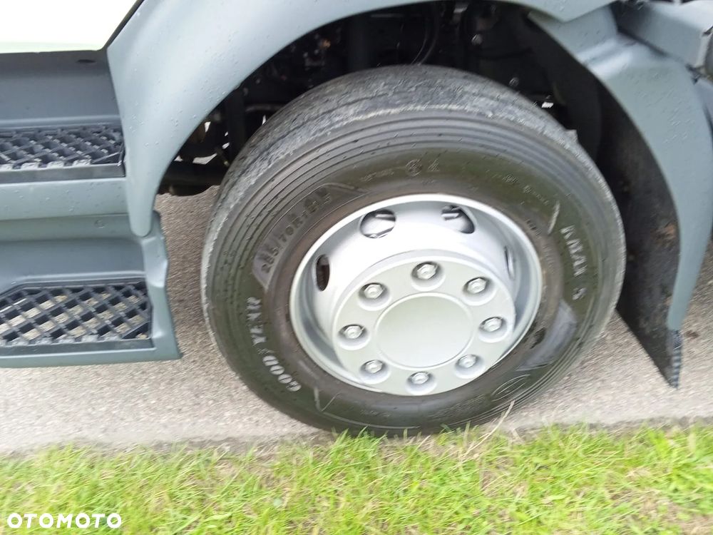 Renault D 14/ŁADOWNOŚĆ 6 TON/ WINDA / MOCNA PODŁOGA/FRANCJA - 24