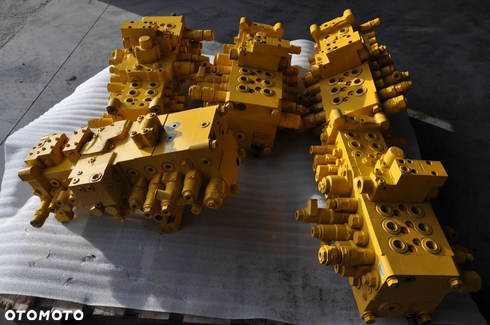 Rozdzielacz hydrauliczny Komatsu PC 170 - 8