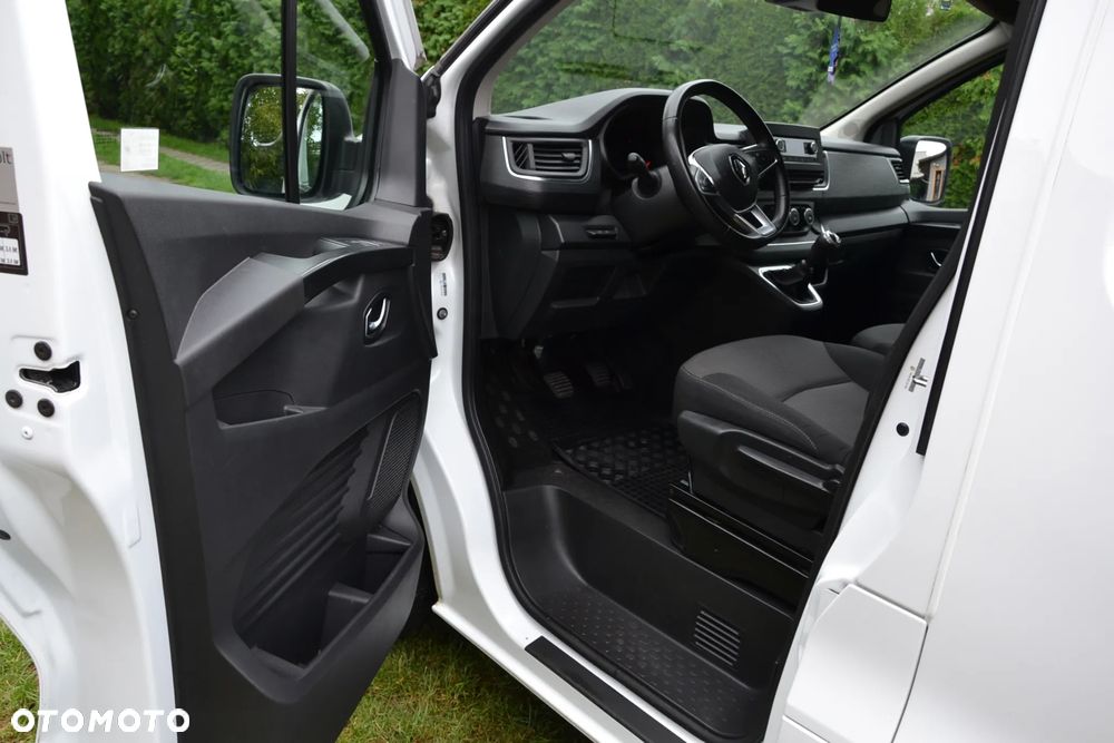 Renault Trafic 2.0 dCi - 9
