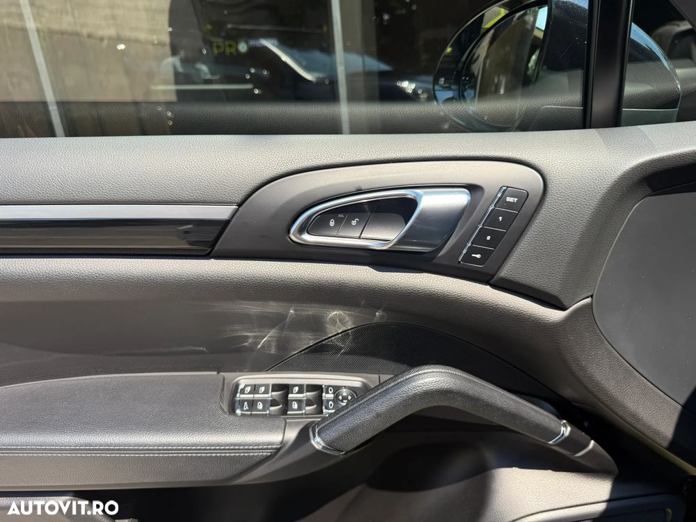 Porsche Cayenne Platinum Edition - 11