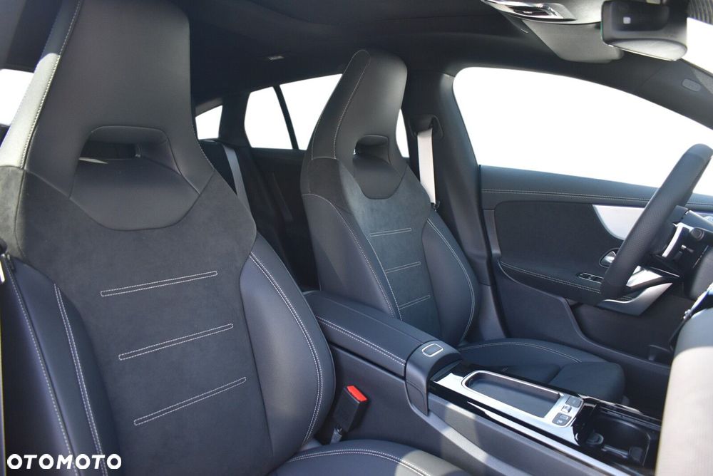 Mercedes-Benz CLA - 8