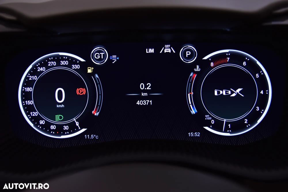 Aston Martin DBX - 10