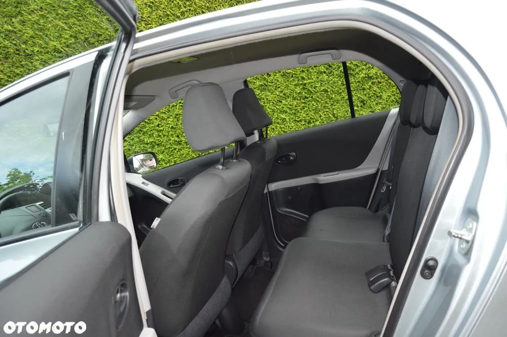 Toyota Yaris - 7