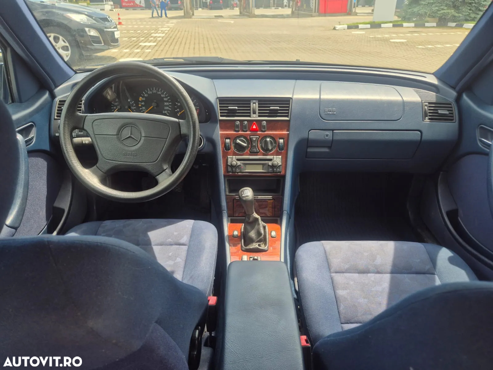 Mercedes-Benz C - 9