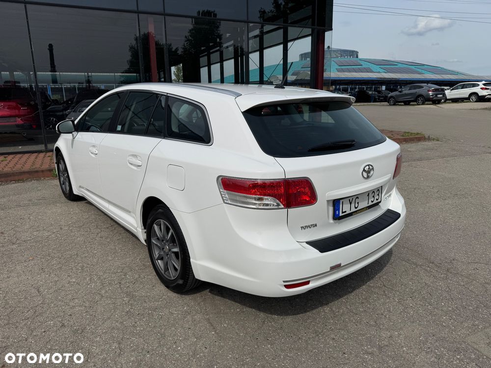Toyota Avensis 1.8 Luna - 13