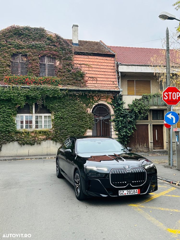 BMW Seria 7 740d xDrive MHEV - 34