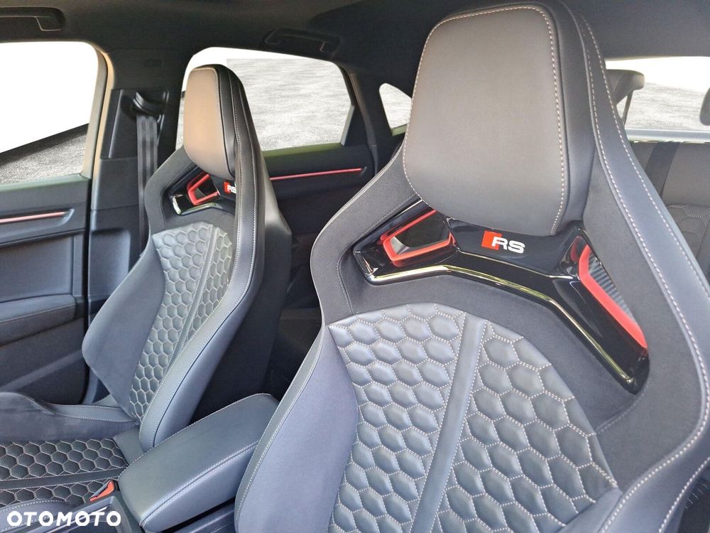 Audi Q3 RS S tronic - 17
