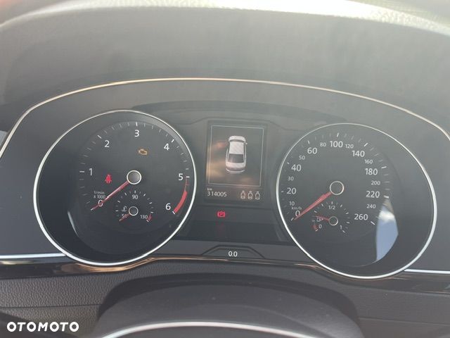 Volkswagen Passat - 6