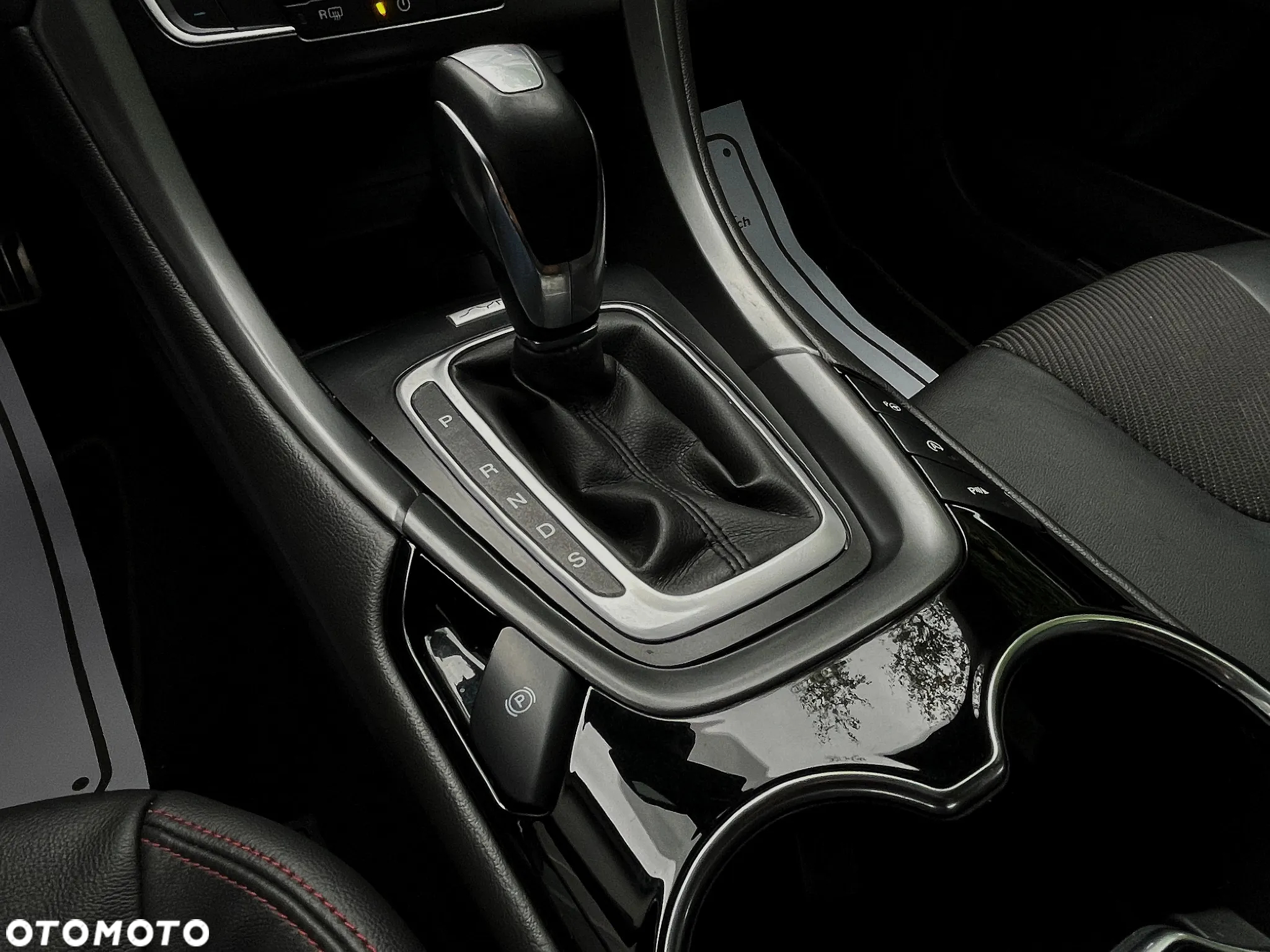 Ford Mondeo 2.0 TDCi ST-Line PowerShift - 25