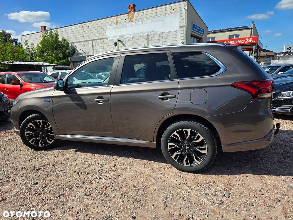 Mitsubishi Outlander 2.0 4WD Top - 9