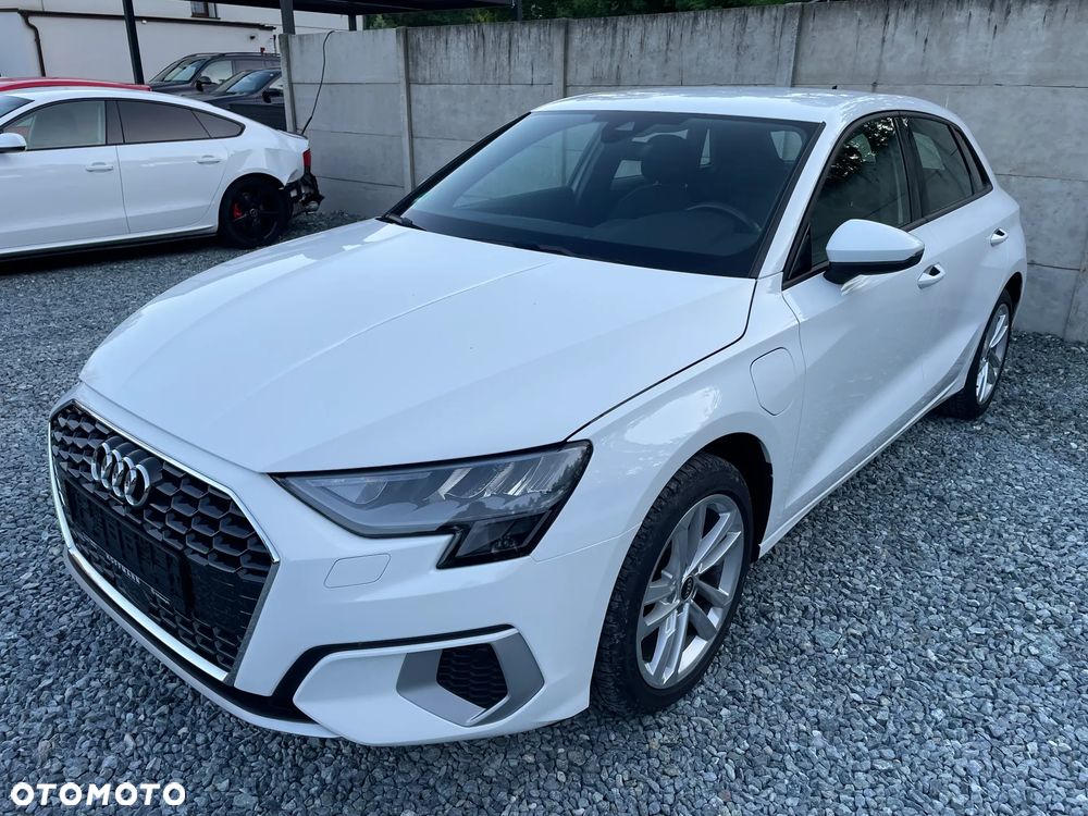 Audi A3 Sportback 40 TFSIe S tronic S line - 2