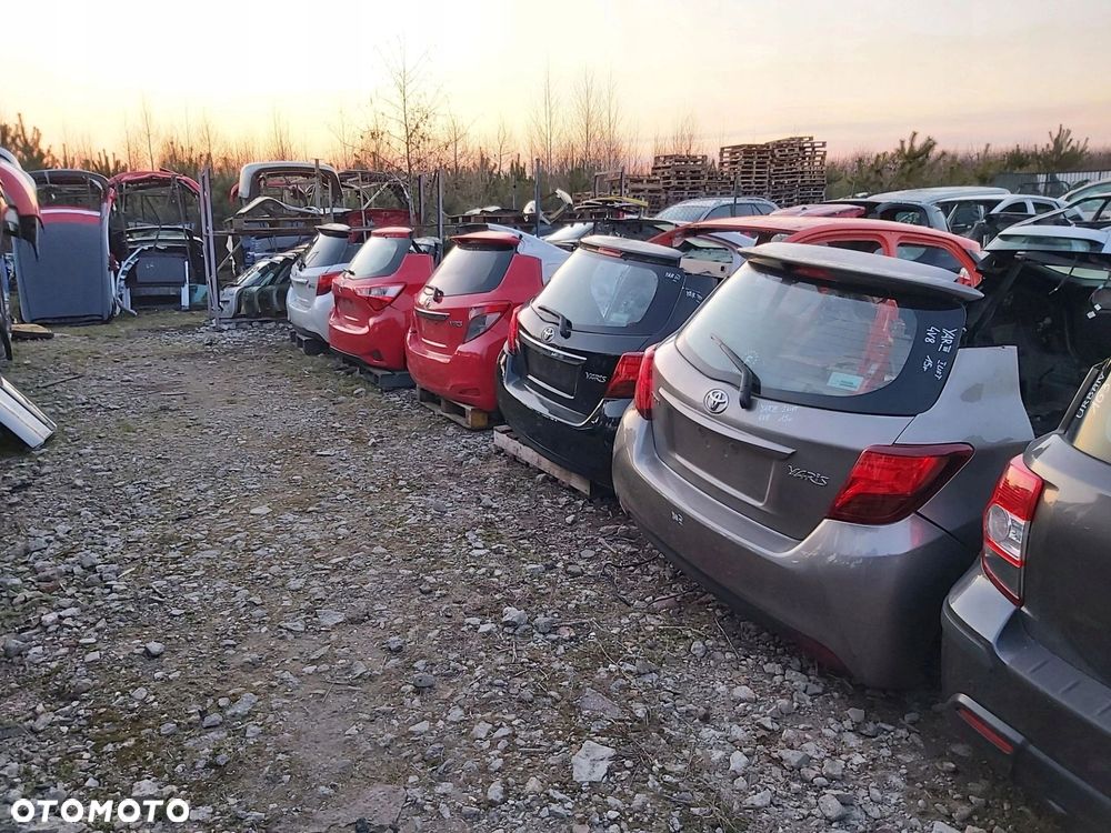 Toyota Yaris II drzwi lewy przód 5D lewe przednie gołe - 15