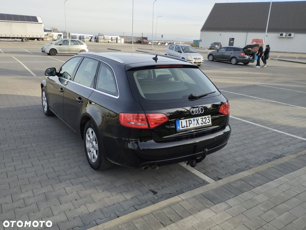 Audi A4 Avant 2.0 TDI DPF Ambiente - 12