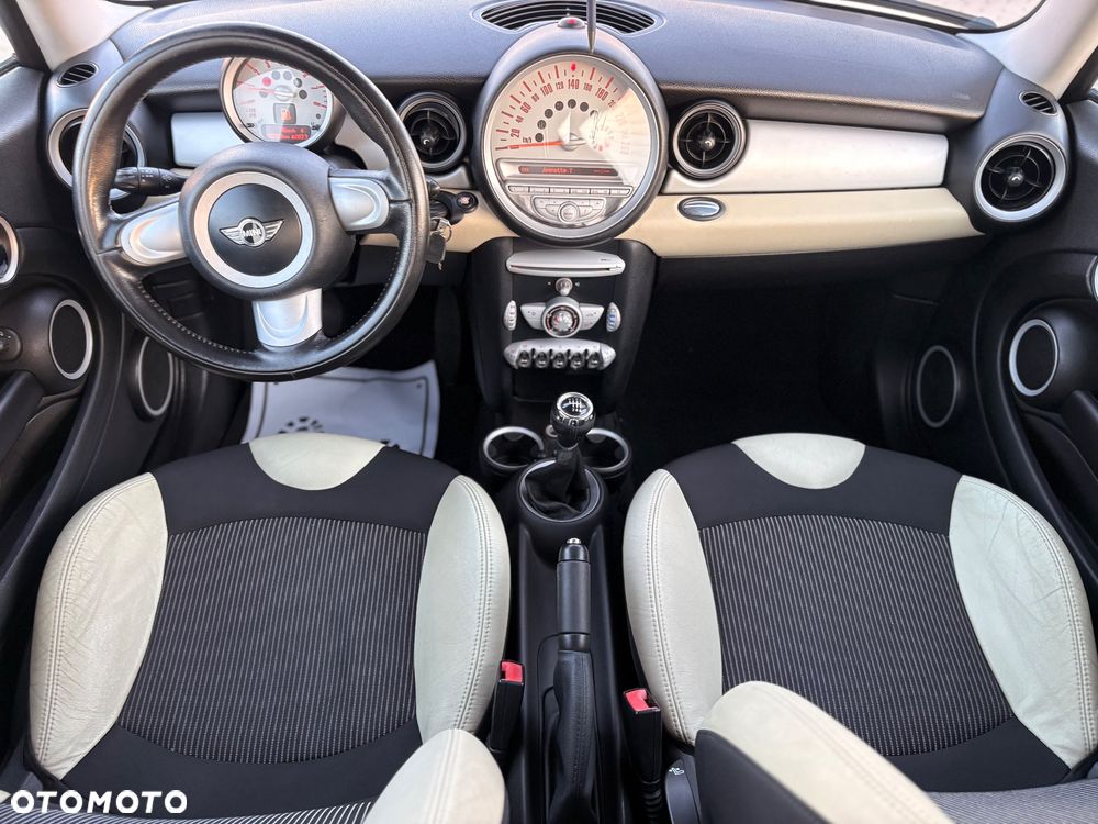 MINI Cooper Standard - 14