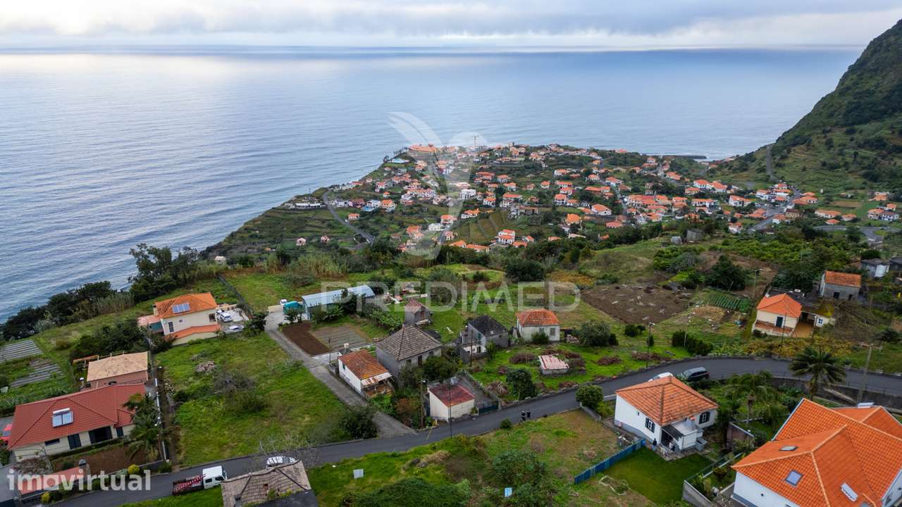Moradia T2 para Recuperar + Palheiro na Ponta Delgada - Ilha da Mad... - Grande imagem: 4/25