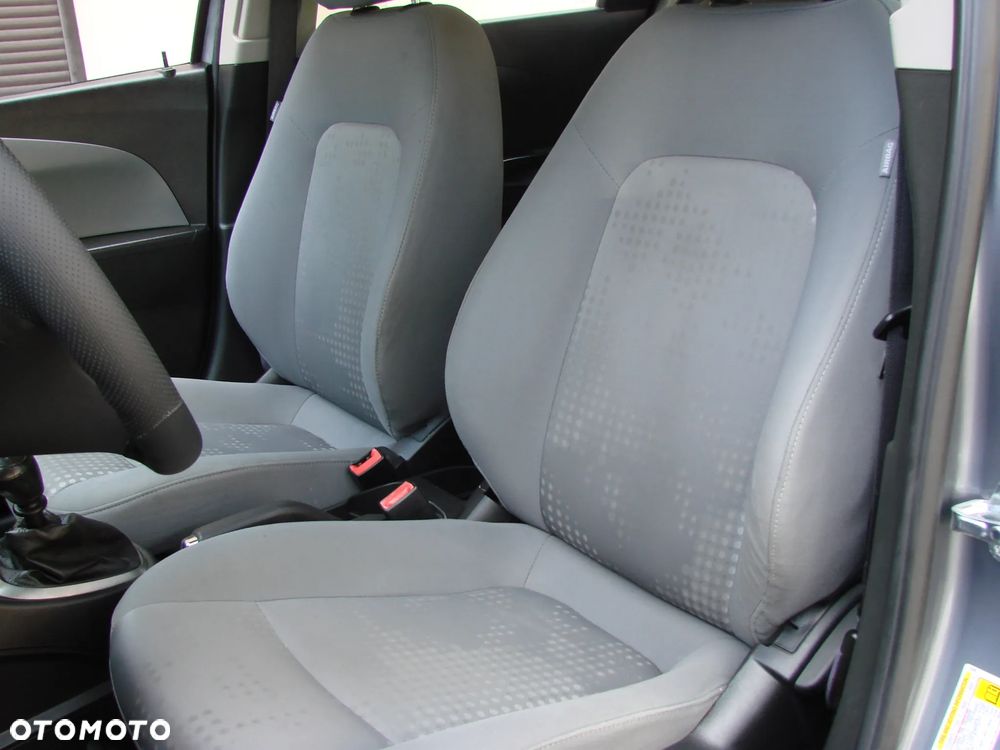 Chevrolet Aveo - 11