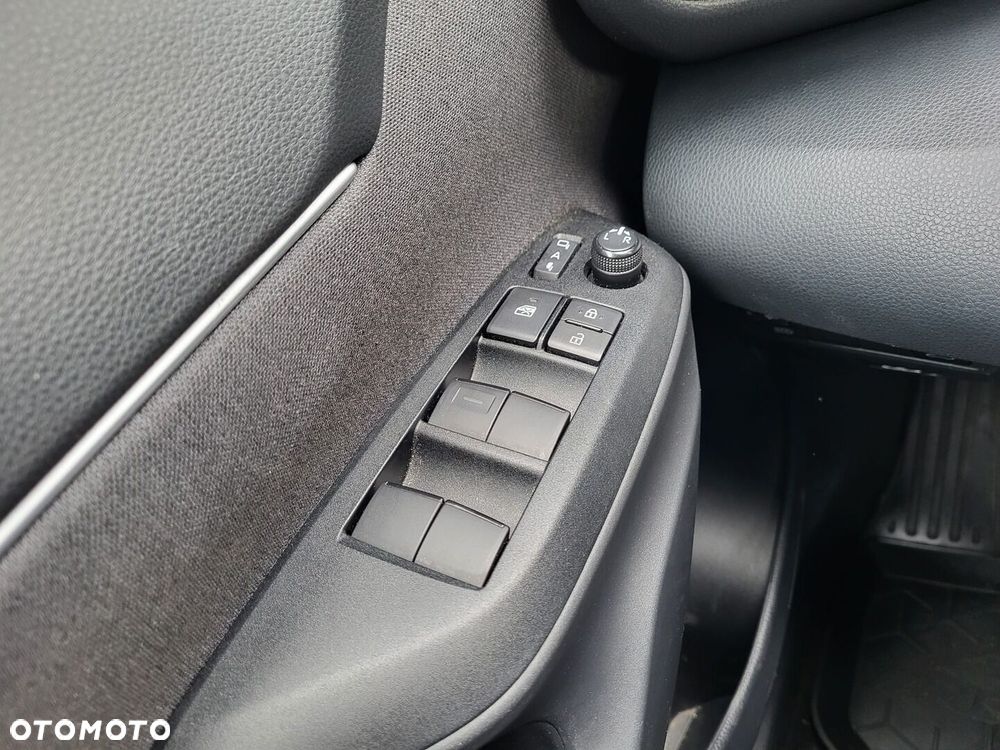 Toyota Yaris Cross Hybrid 1.5 Comfort 4x4 - 32