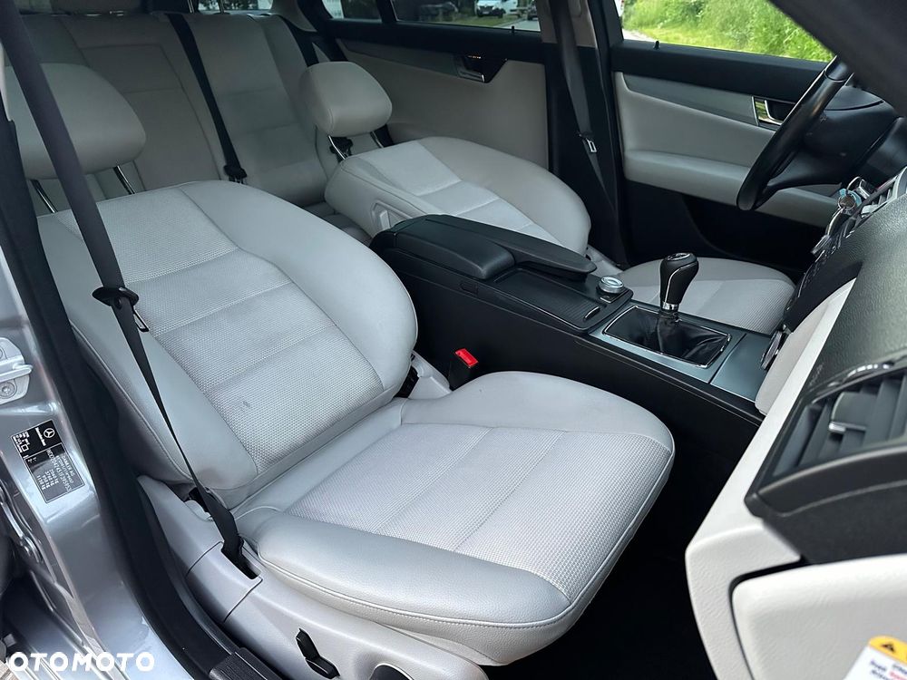 Mercedes-Benz Klasa C 180 Kompressor BlueEFFICIENCY Avantgarde - 21