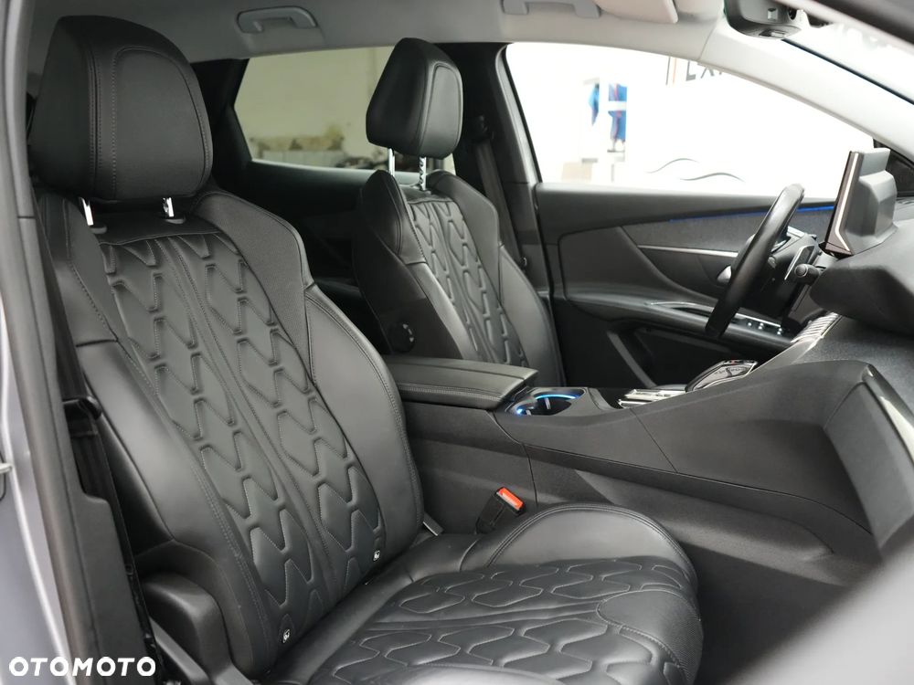 Peugeot 3008 225 e-EAT8 Allure - 36