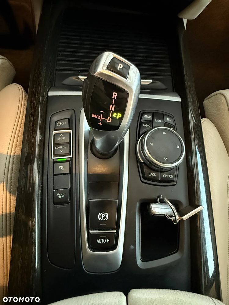 BMW X5 xDrive25d - 17