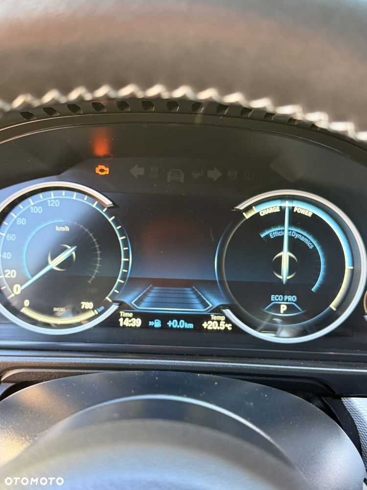 BMW Seria 5 525d xDrive - 32
