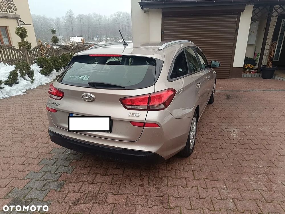 Hyundai i30 1.4 Premiere Comfort - 4