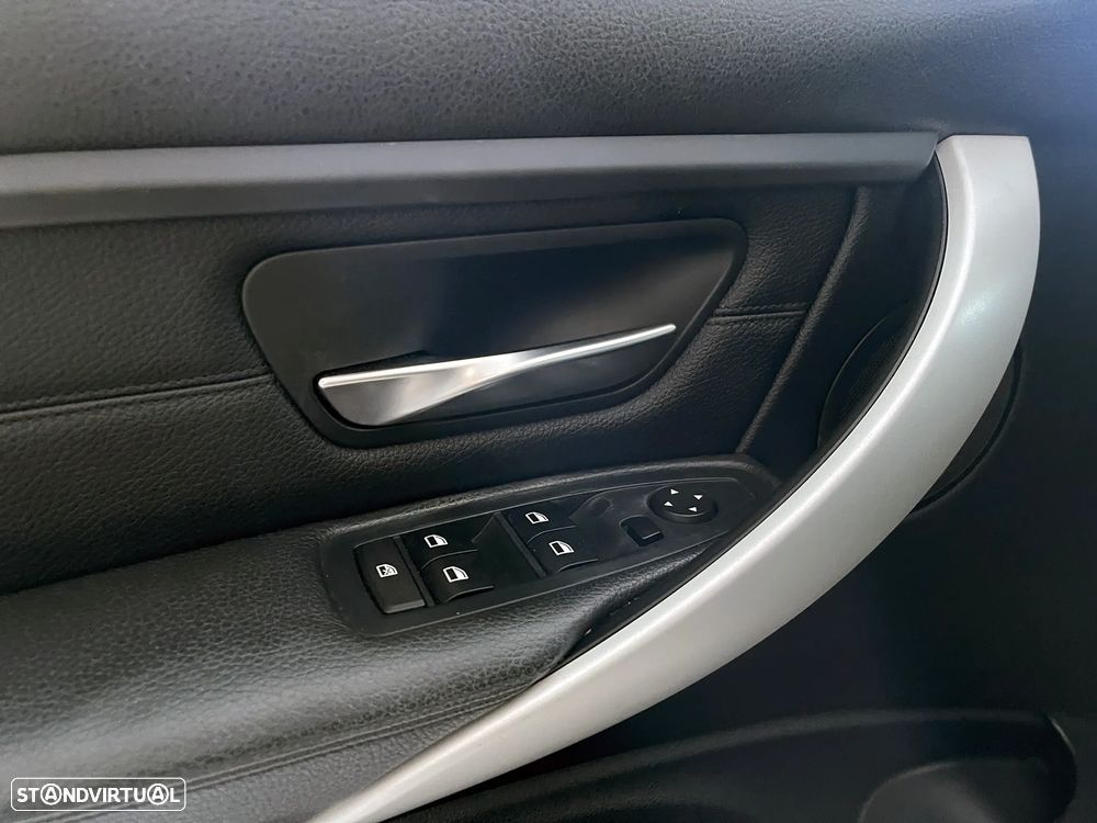 BMW 320 d Touring Sport Auto - 22