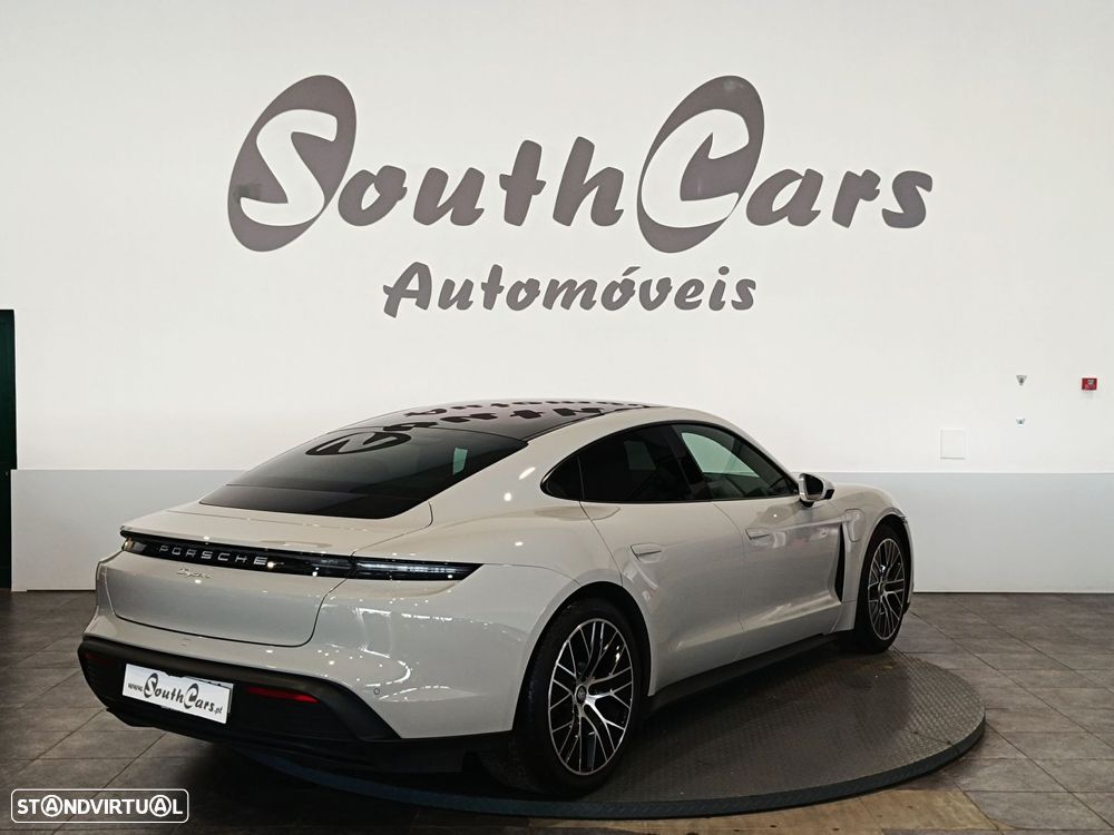 Porsche Taycan 4 - 3