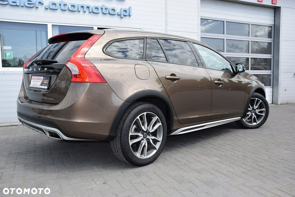 Volvo V60 Cross Country D3 Drive-E Summum - 9