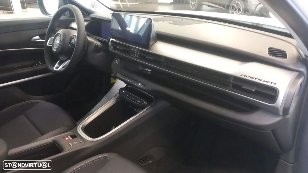 Jeep Avenger 1.2 e-Hybrid Altitude DCT - 10