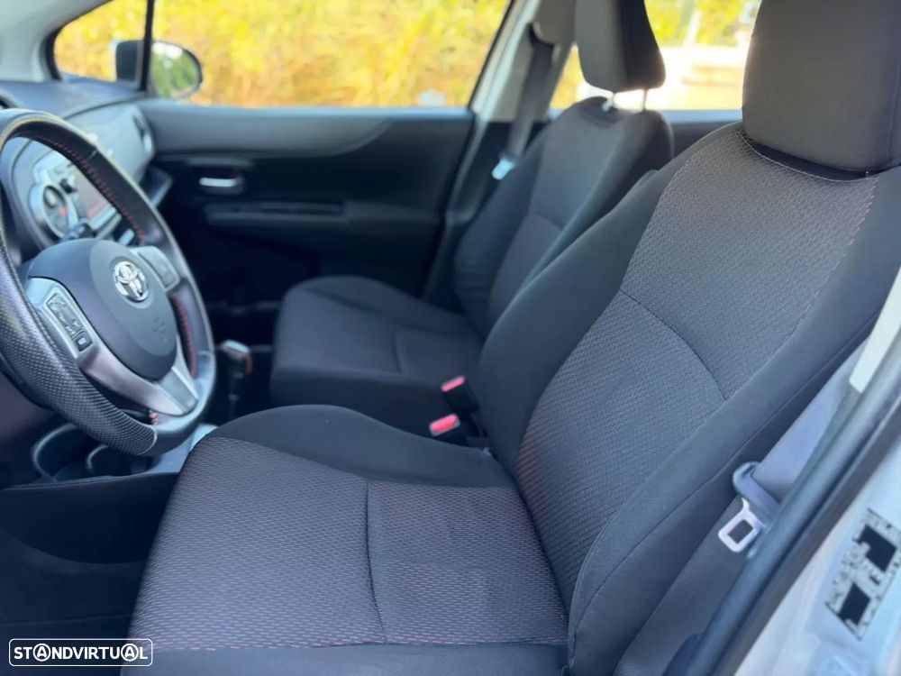 Toyota Yaris 1.33 VVT-i Sport CVT+Navi - 12