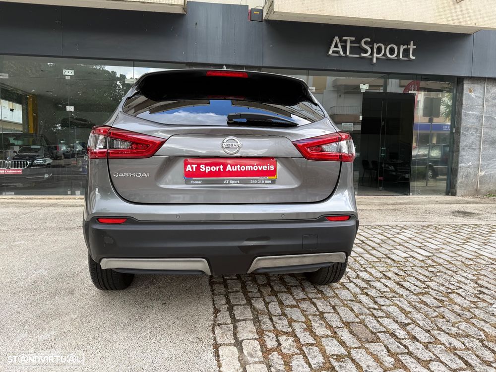 Nissan Qashqai 1.5 dCi N-Connecta J18+Led - 18