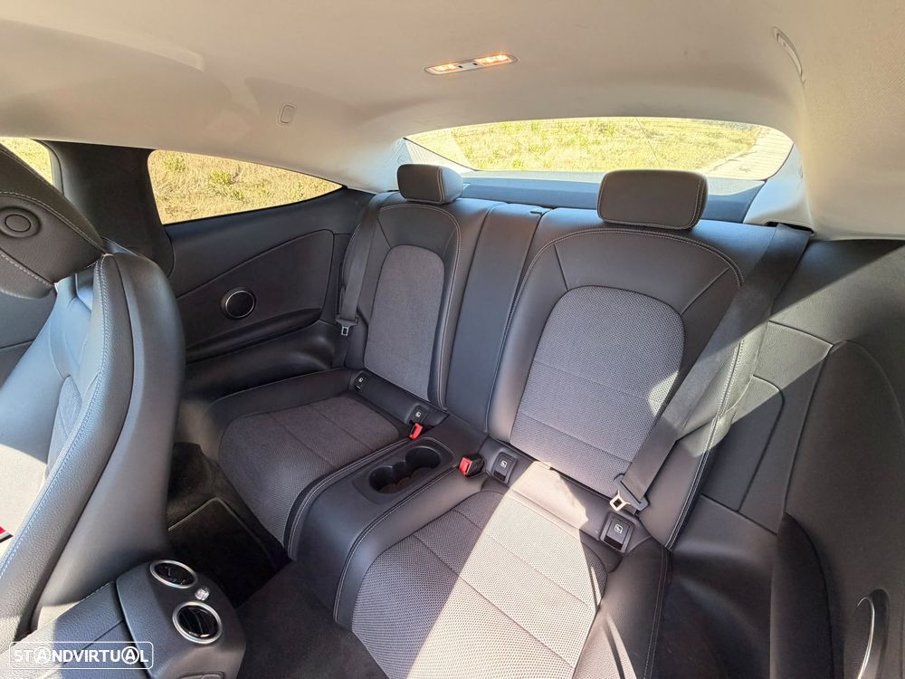 Mercedes-Benz C 220 d — fotografia 13
