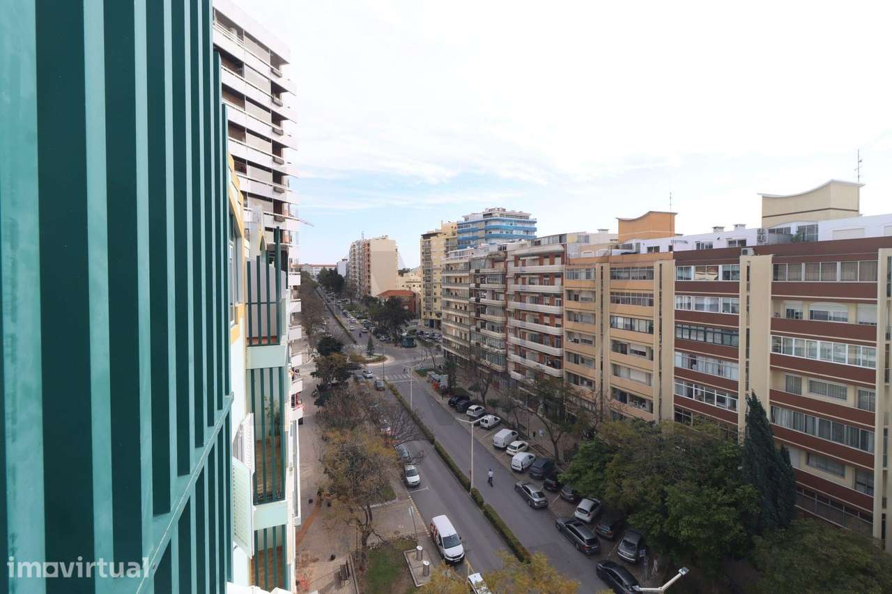 Penthouse T2 com terraço e vista Ria Formosa na Av. 5 de Outubro, Faro - Grande imagem: 5/57