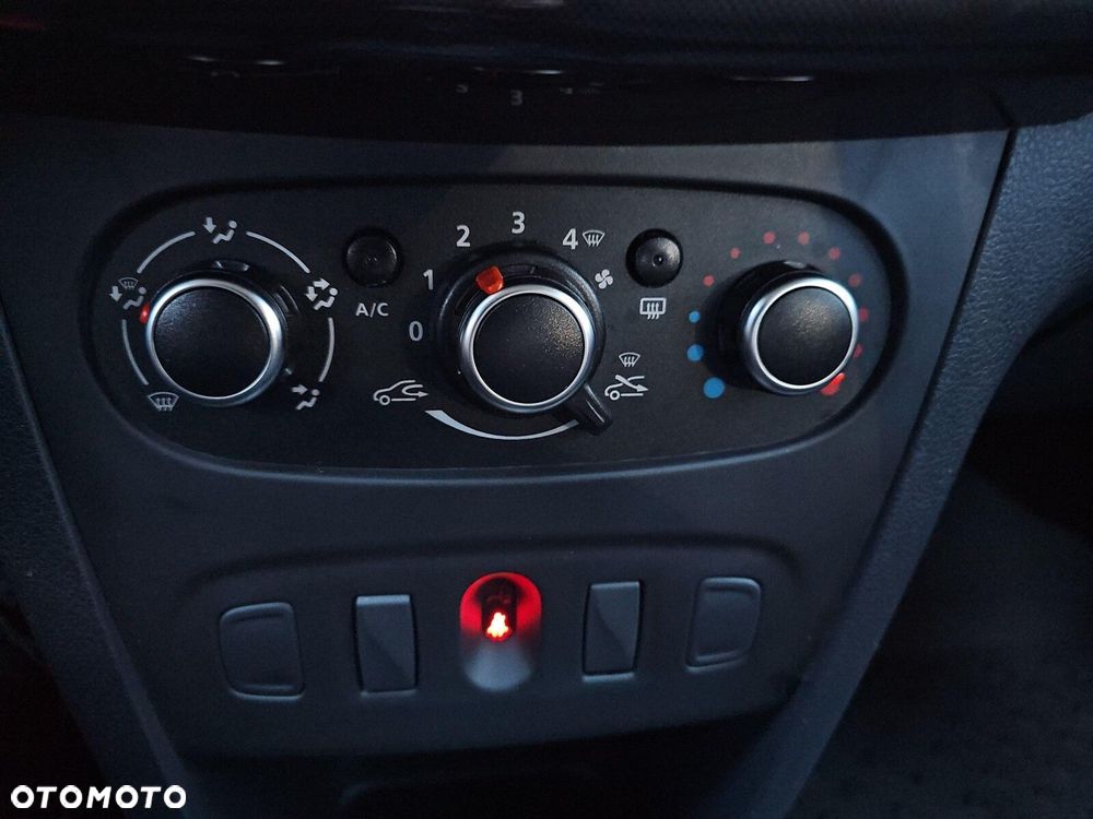 Dacia Sandero 1.0 SCe Laureate - 17