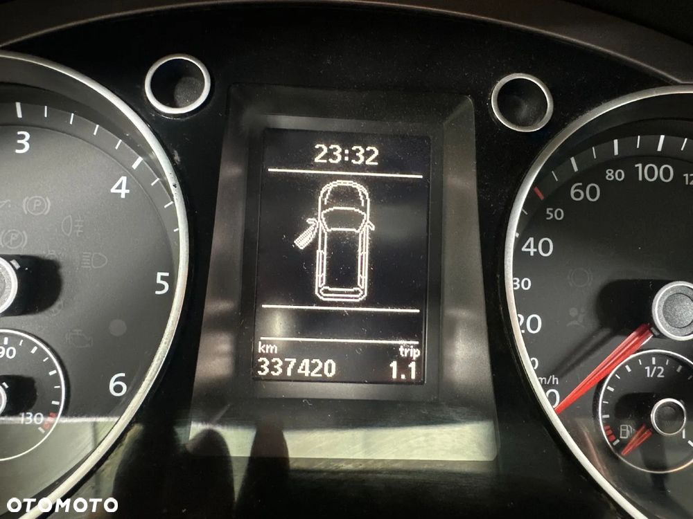 Volkswagen Passat 2.0 TDI Comfortline - 24