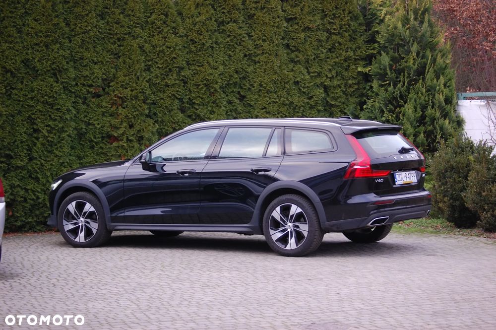 Volvo V60 Cross Country D4 AWD Geartronic Pro - 2