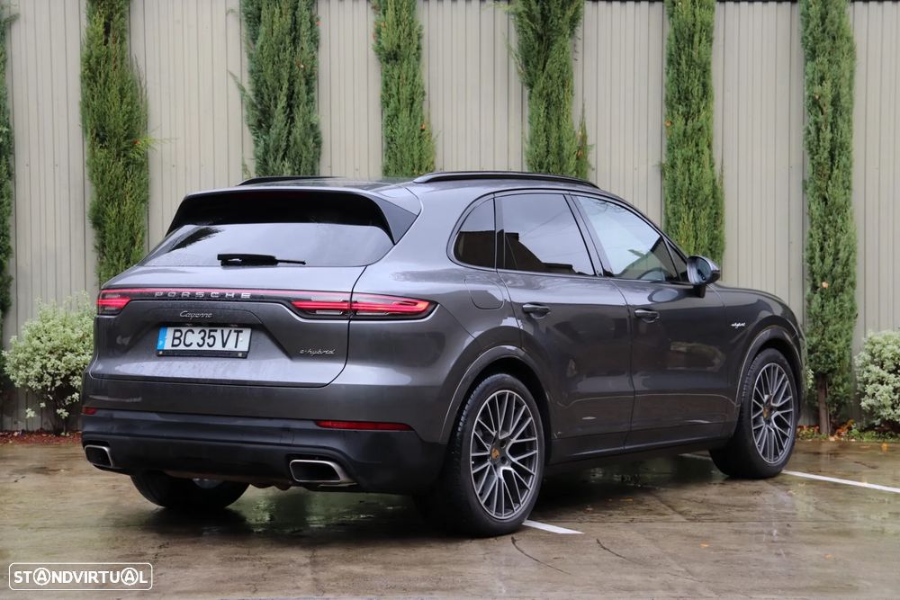 Porsche Cayenne - 10