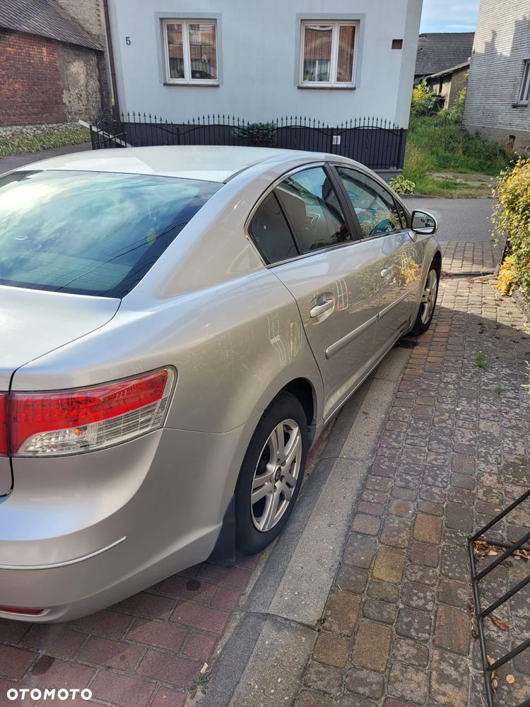 Toyota Avensis 2011 photo 4
