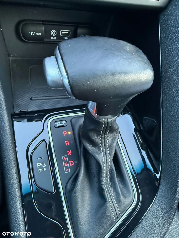 Kia Niro 1.6 GDI 2WD Vision - 25