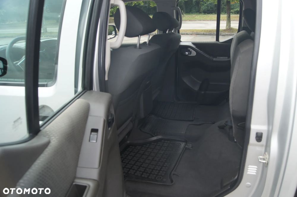 Nissan Navara 2.5 D SE Long - 27