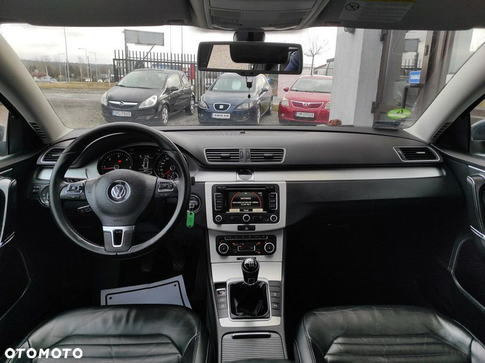 Volkswagen Passat - 10