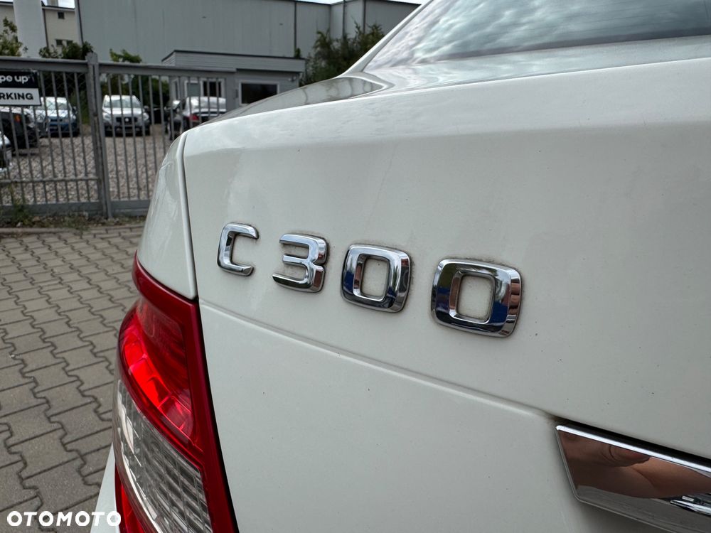 Mercedes-Benz Klasa C 300 T 7G-TRONIC Avantgarde - 11