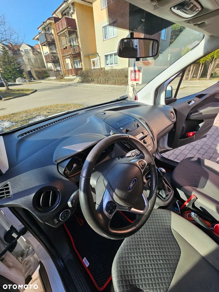 Ford Tourneo Courier - 15