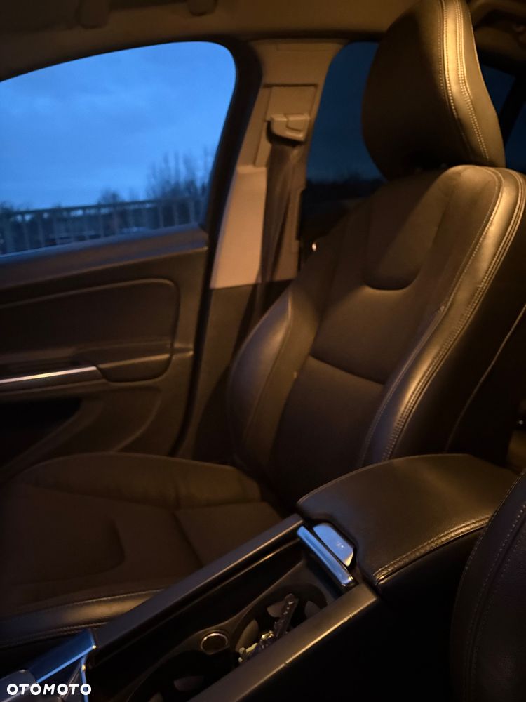 Volvo S60 D3 Drive-E Momentum - 13