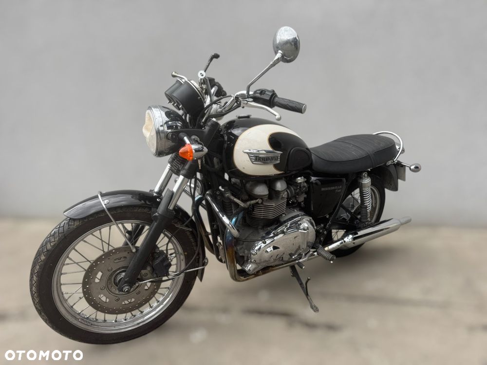 Triumph Bonneville - 6