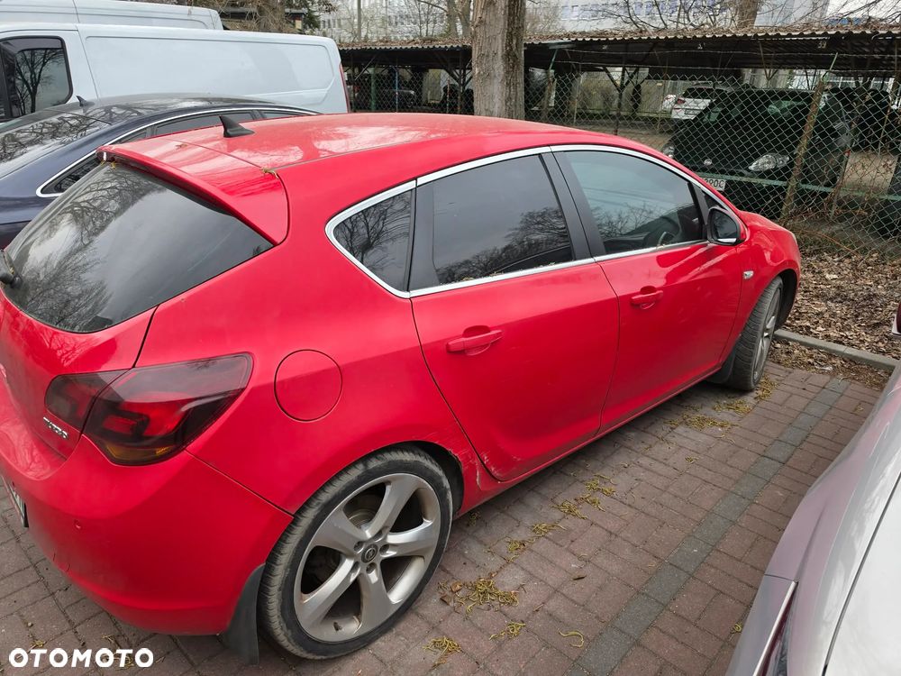 Opel Astra 1.6 T Cosmo - 6