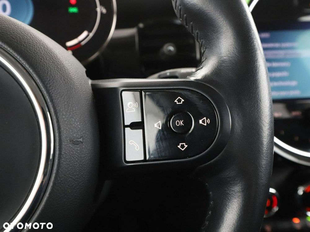 MINI Cooper Essential Trim - 29