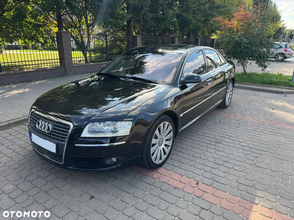 Audi A8 4.2 Quattro - 1
